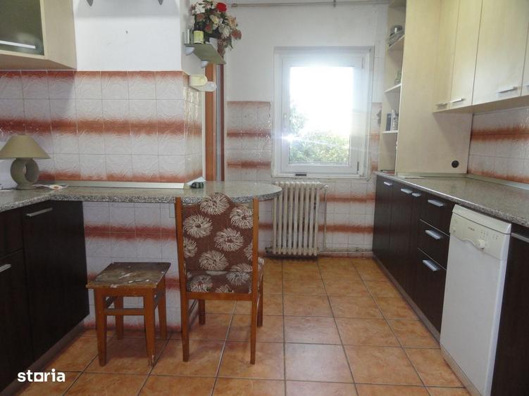 Apartament cu 4 camere decomandat în Micălaca