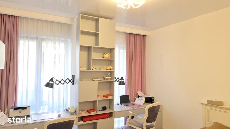 Apartament cu 4 camere în Decebal