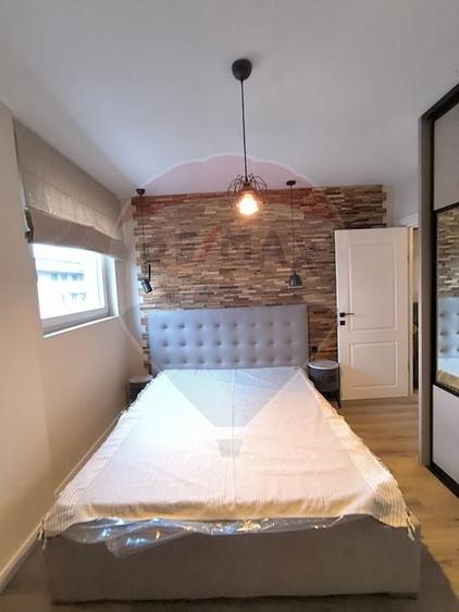 Apartament cu 3 camere semidecomandat, mobilat în Florești