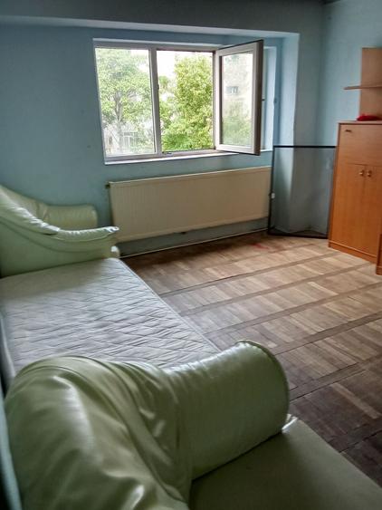 Apartament cu 3 camere decomandat în Alexandru cel Bun