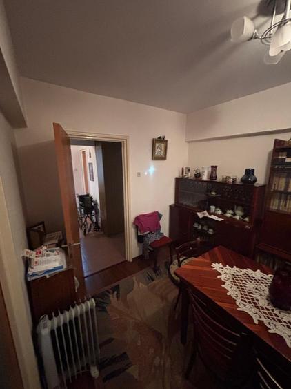 Apartament cu 3 camere decomandat, mobilat în Drumul Taberei