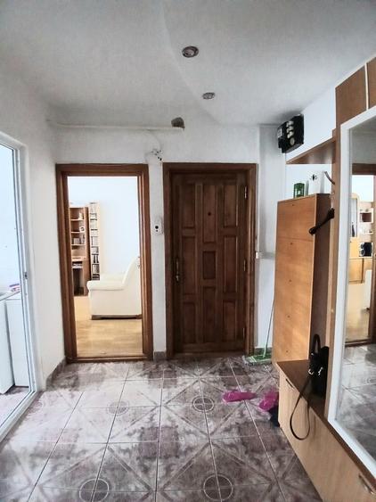 Apartament cu 2 camere decomandat în Exterior Vest