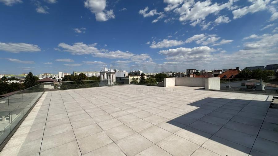 Apartament cu 5 camere decomandat în Parcul Carol