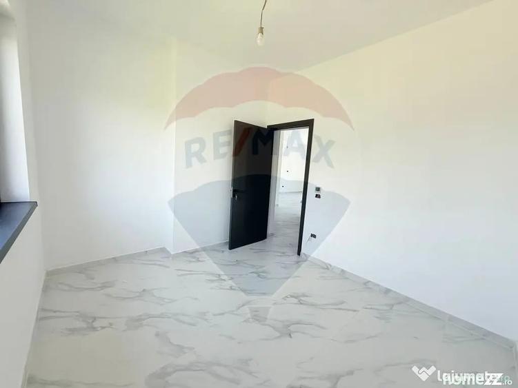 Casă cu 5 camere cu Teren 300 Mp în Cornetu