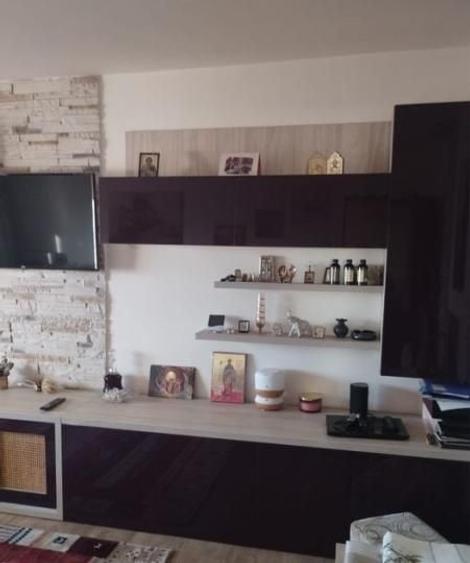 Apartament cu 2 camere decomandat, mobilat în Anda