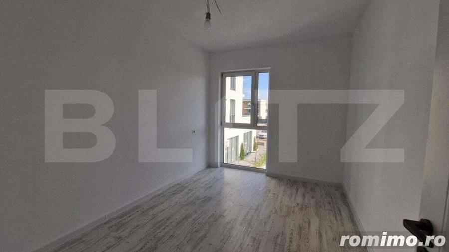 Apartament cu 3 camere semidecomandat în Dumbrăvița