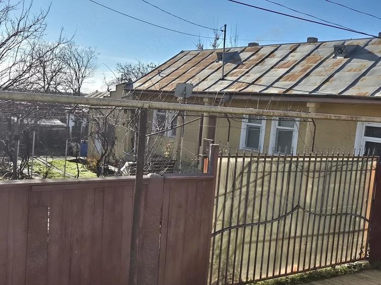 Casă cu 3 camere cu Teren 700 Mp în Central