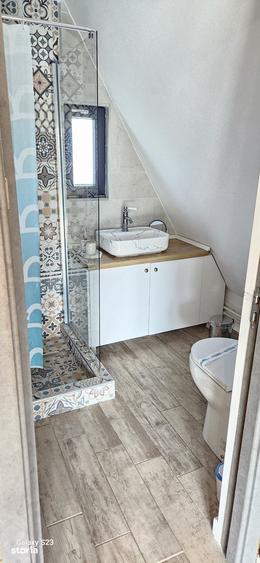 Casă cu 8 camere cu Teren 6600 Mp în Sânmartin
