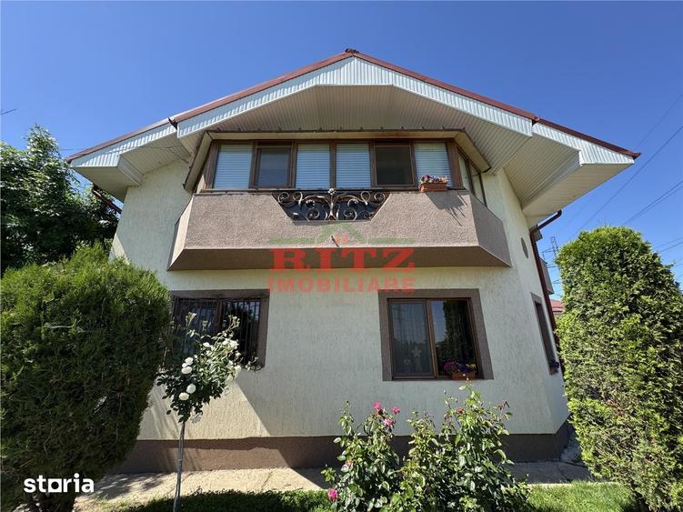Casă cu 6 camere cu Teren 601 Mp în Central