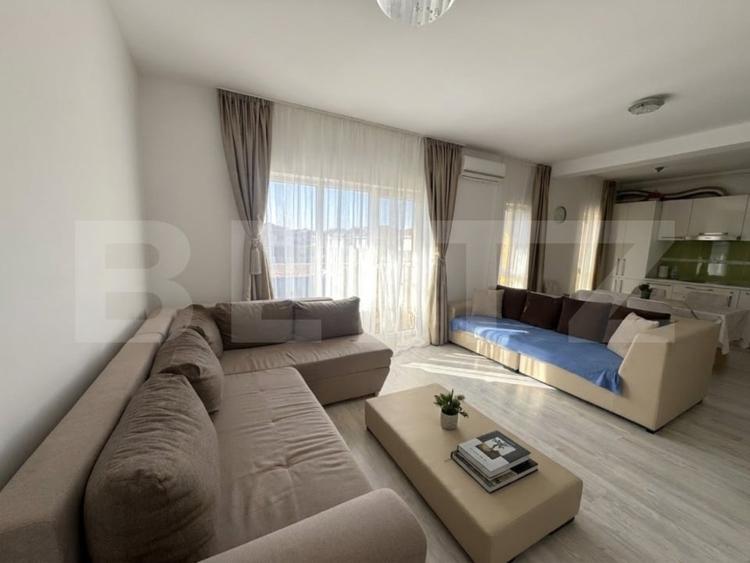 Apartament cu 3 camere semidecomandat, mobilat în Giroc