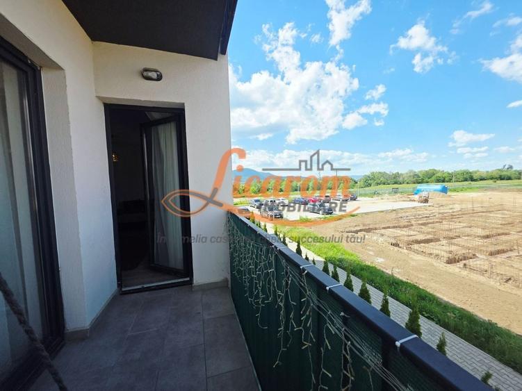 Apartament cu 2 camere semidecomandat, mobilat în Cristian