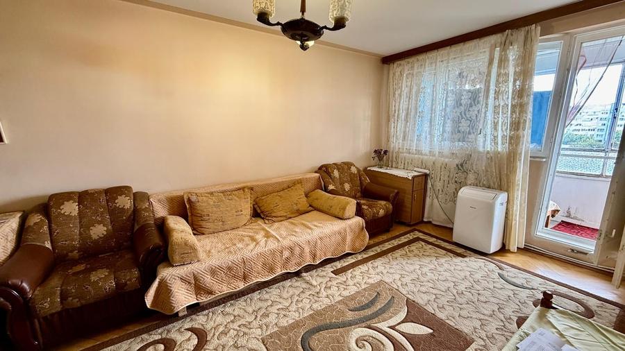 Apartament cu 3 camere decomandat în Tătărași