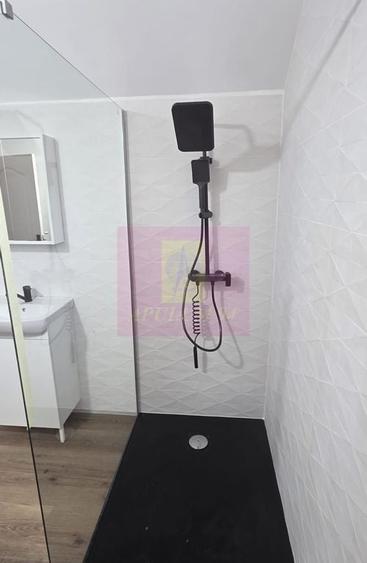 Casă cu 4 camere cu Teren 497 Mp în Central