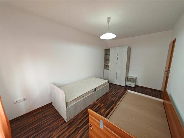 Apartament cu 3 camere decomandat, mobilat în Avantgarden