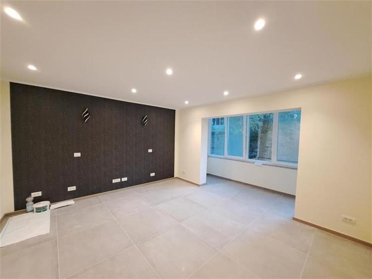 Apartament cu 3 camere decomandat în Complex Studențesc