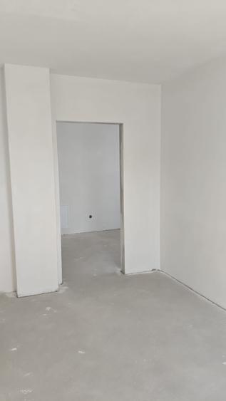 Apartament cu 3 camere semidecomandat în Apahida