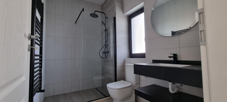 Casă individuală cu 5 camere cu Canalizare în Ultracentral