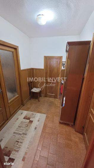 Apartament cu 3 camere în Mihai Viteazu