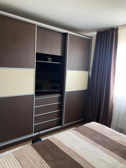 Apartament cu 3 camere decomandat, mobilat în Faleza Nord