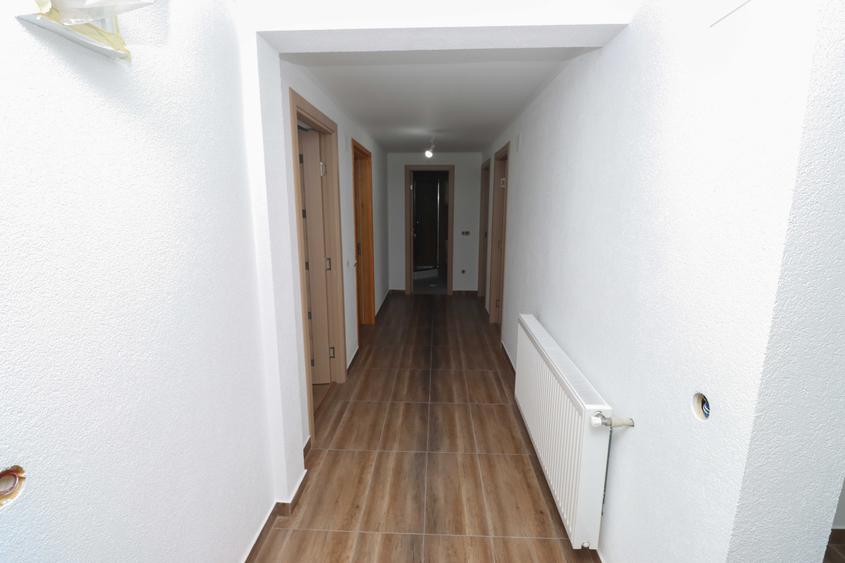 Vila D+P+E+M de vanzare in Busteni - Cartier Zamora - Vedere la munte - 10