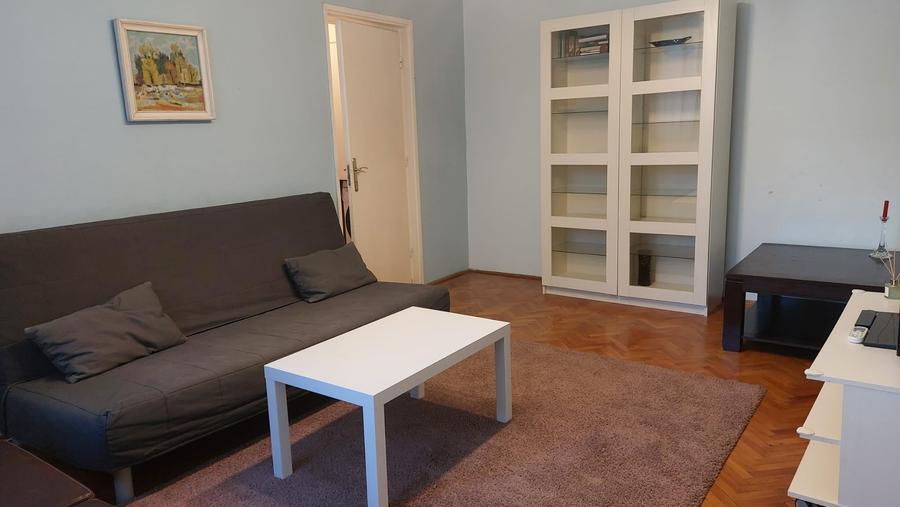 Apartament cu 2 camere semidecomandat în 1 Mai