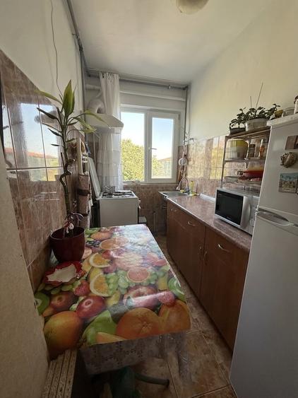 Apartament cu 2 camere nedecomandat în P-ța Doina