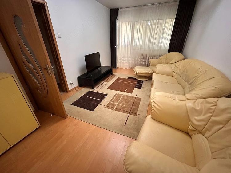 Apartament cu 3 camere decomandat în Baba Novac