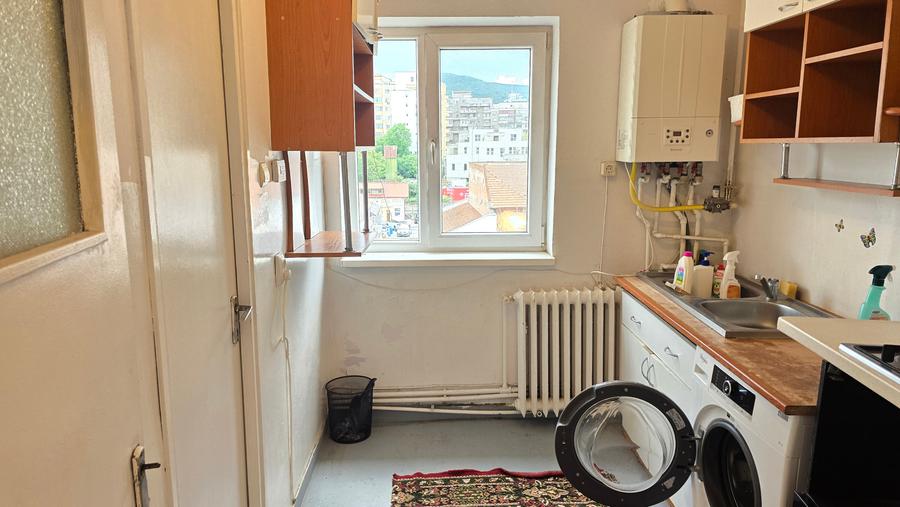 Apartament cu 2 camere semidecomandat în Piața Centrală