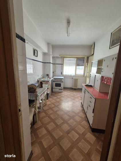 Apartament cu 3 camere decomandat în Ultracentral