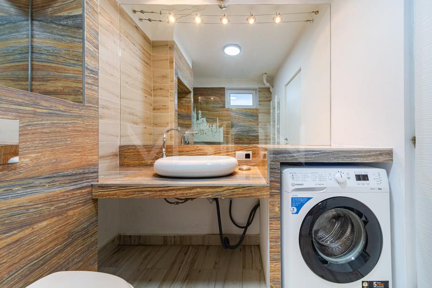 Apartament cu 2 camere decomandat în Central
