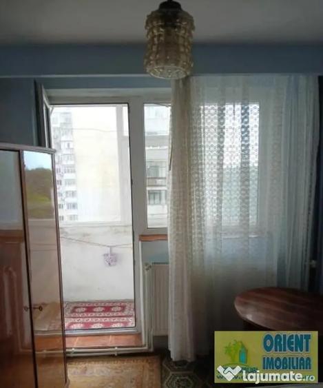 Apartament cu 3 camere decomandat în CET