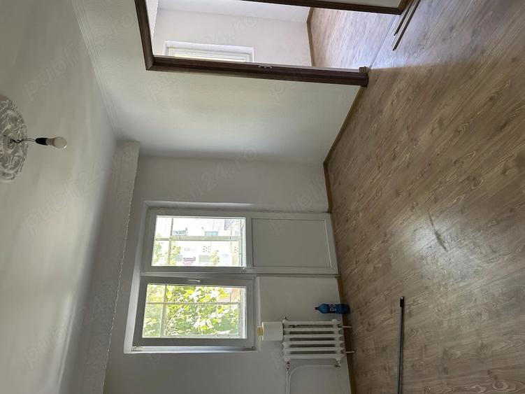 Apartament cu 3 camere semidecomandat în Găvana