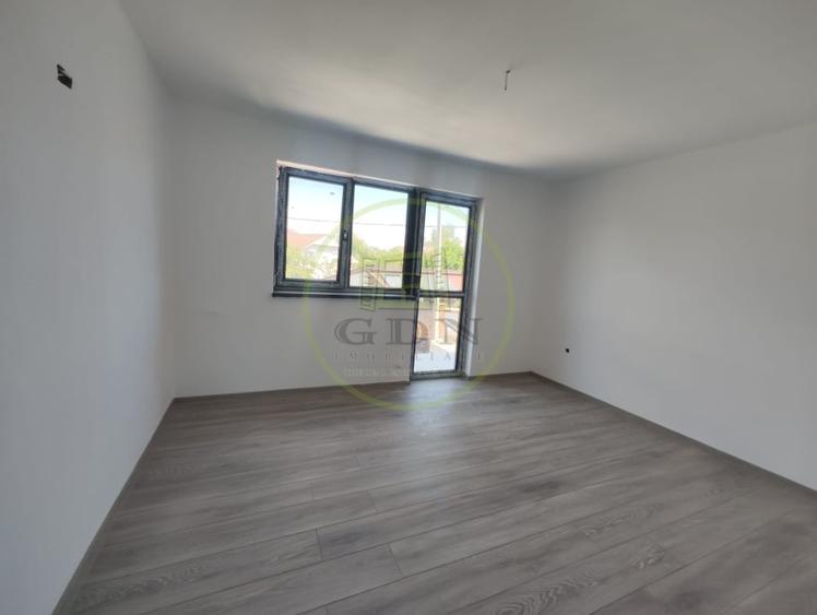 Casă individuală cu 5 camere cu Canalizare în Bariera Vâlcii