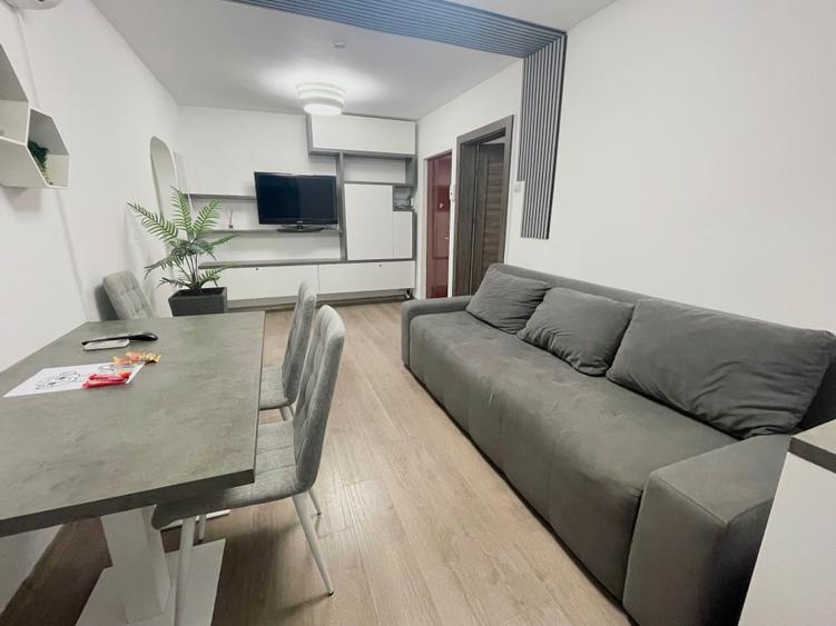 Apartament cu 3 camere în Sărari