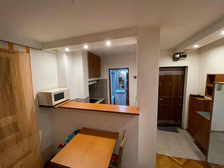 Decomandat, mobilat si utilat, Piata Marasti - 1