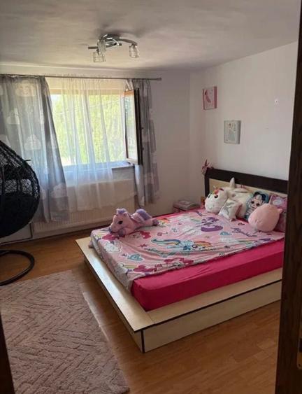 Casă cu 4 camere în Mândrești-Munteni