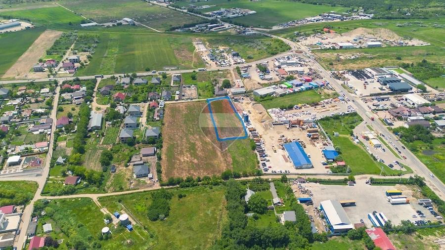 Teren de 5099 mp, în Zorleni