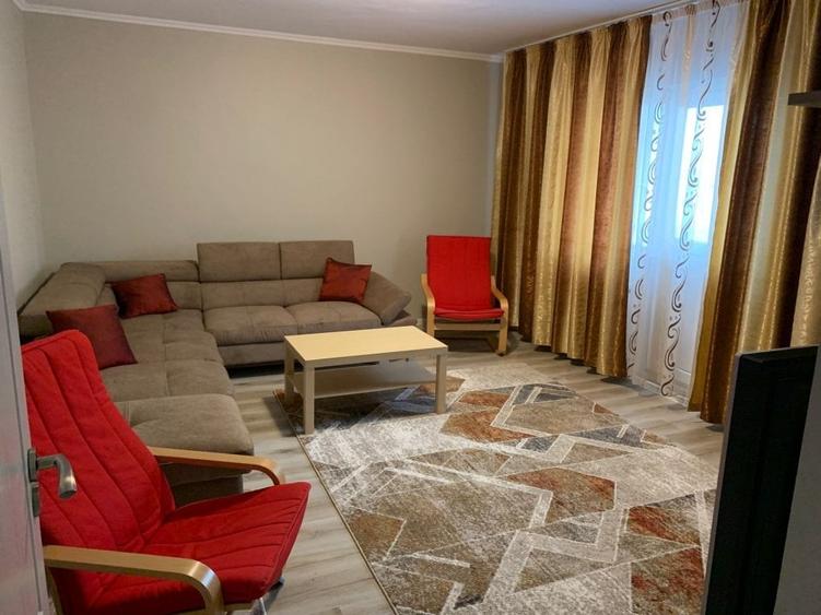 Apartament cu 2 camere decomandat, mobilat în Vitan Mall