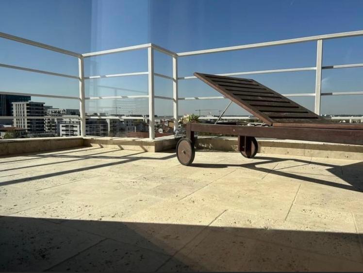 Apartament cu 3 camere decomandat în Pipera