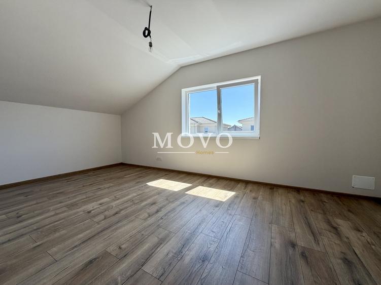 Duplex cu 4 camere cu Canalizare în Moșnița Nouă