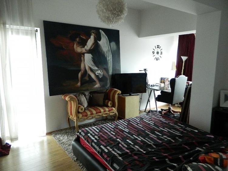 Apartament cu 4 camere decomandat, mobilat în Pache Protopopescu