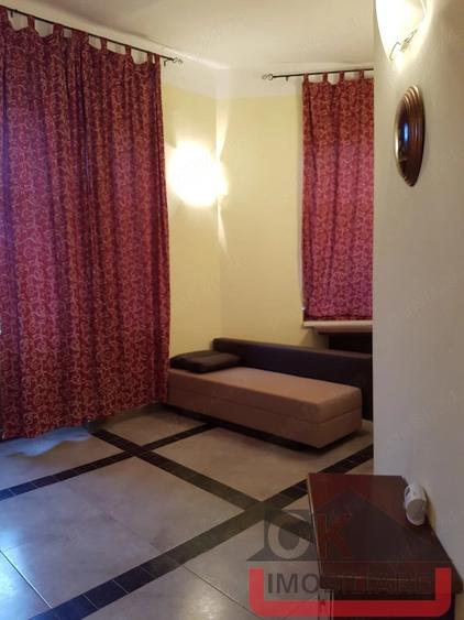 Apartament cu 5 camere decomandat în Central
