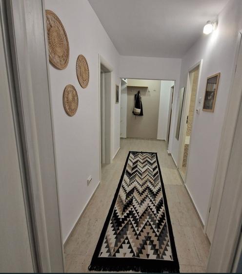 Apartament cu 2 camere decomandat în Polonă