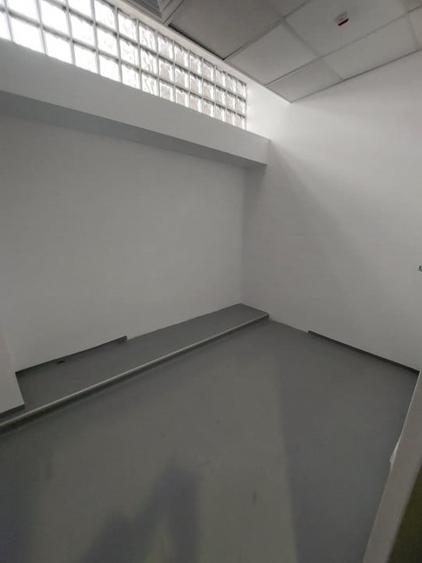 Birou, de 193 mp, în Delfinariu