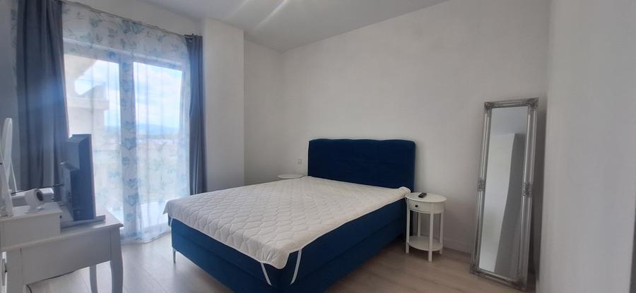 Apartament cu 3 camere semidecomandat în Florești