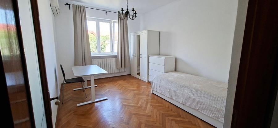 Apartament cu 5 camere decomandat, mobilat în Floreasca