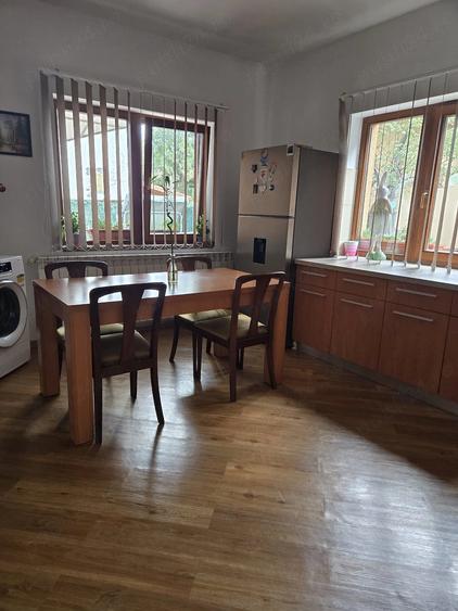 Casă cu Teren 300 Mp în Central