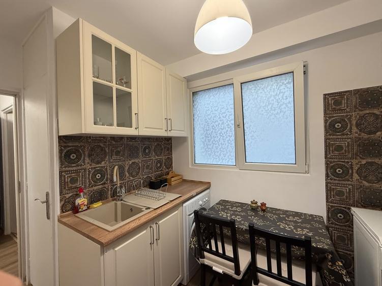 Apartament cu 2 camere decomandat în Drumul Taberei