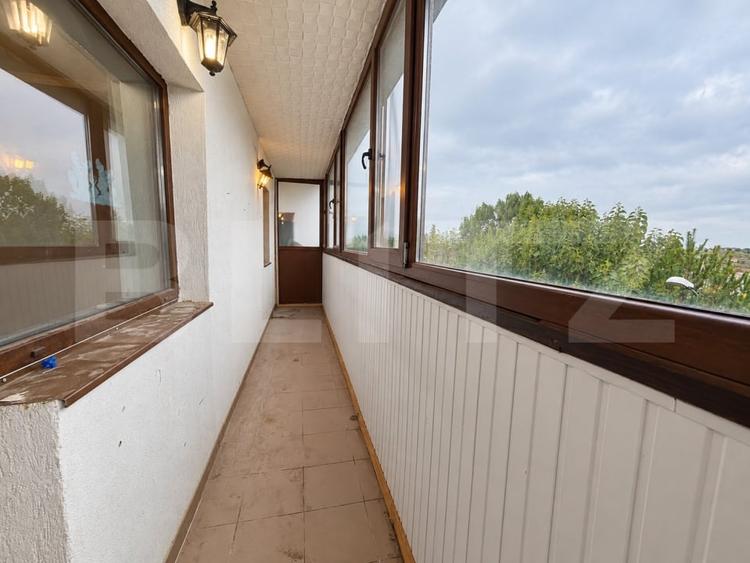 Apartament cu 3 camere semidecomandat în Bucium