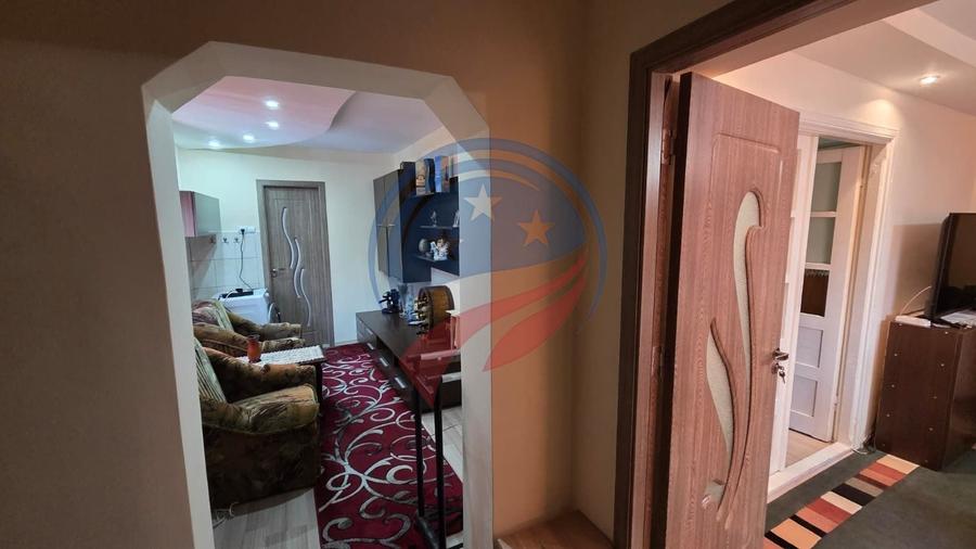 Casă individuală cu 3 camere cu Canalizare în Central